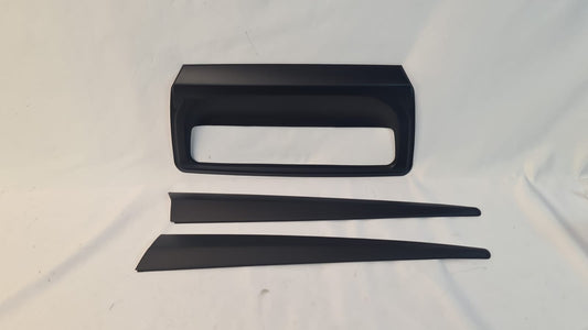 Isuzu Dmax Tail gate cover with Arrow 2016-2020