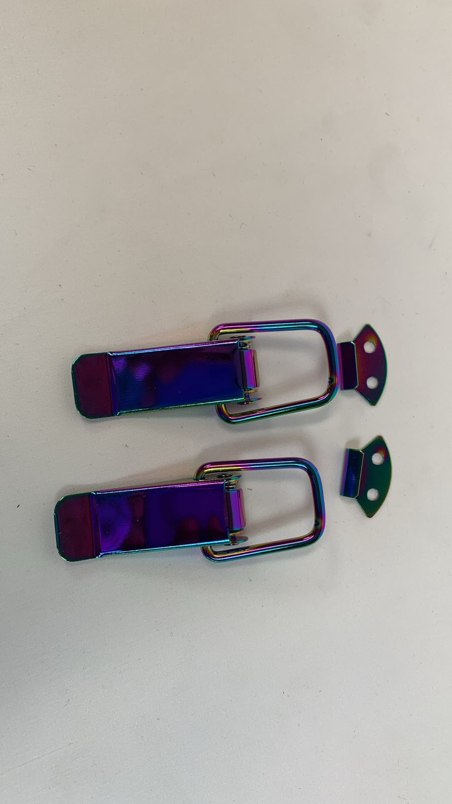 Big universal bonnet clips