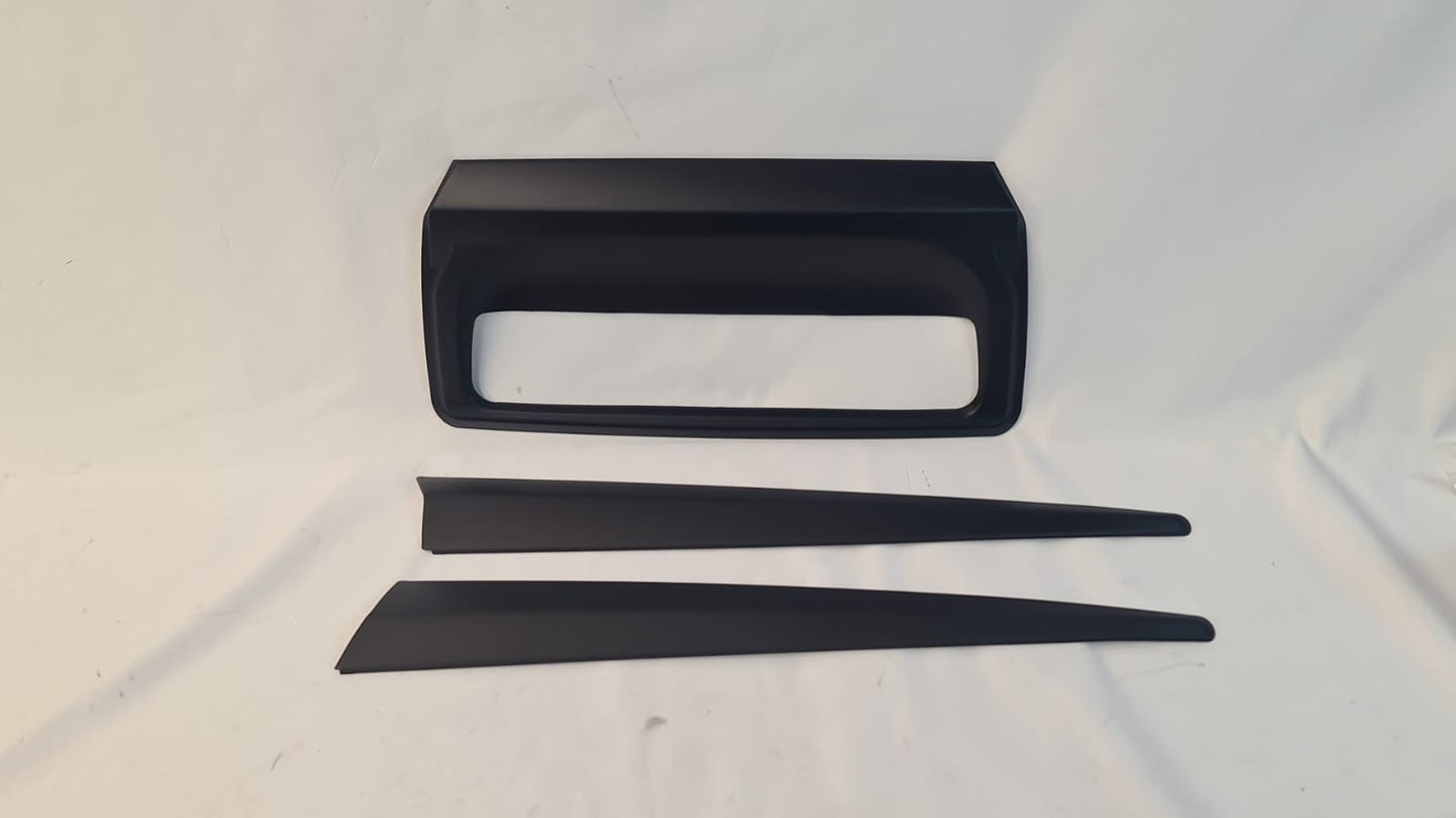 Isuzu Dmax Tail gate cover with Arrow 2016-2020